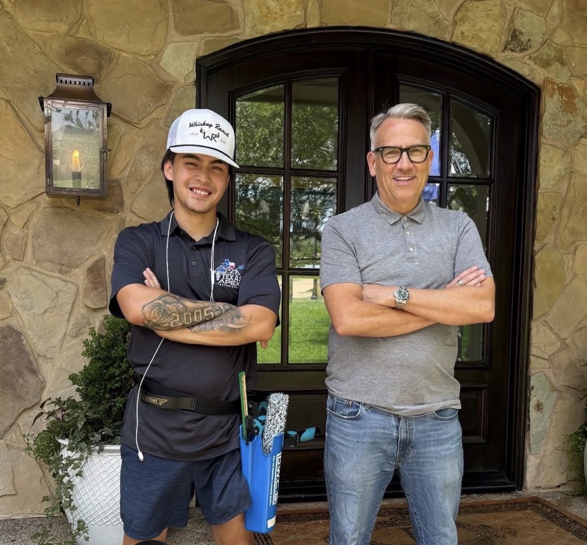 Texas Apex Exteriors team with customer