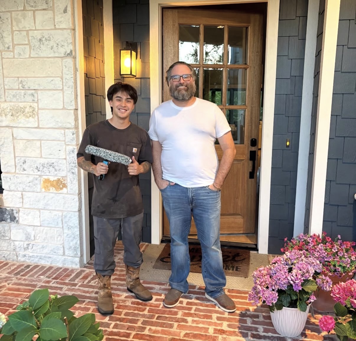 Texas Apex Exteriors team with customer